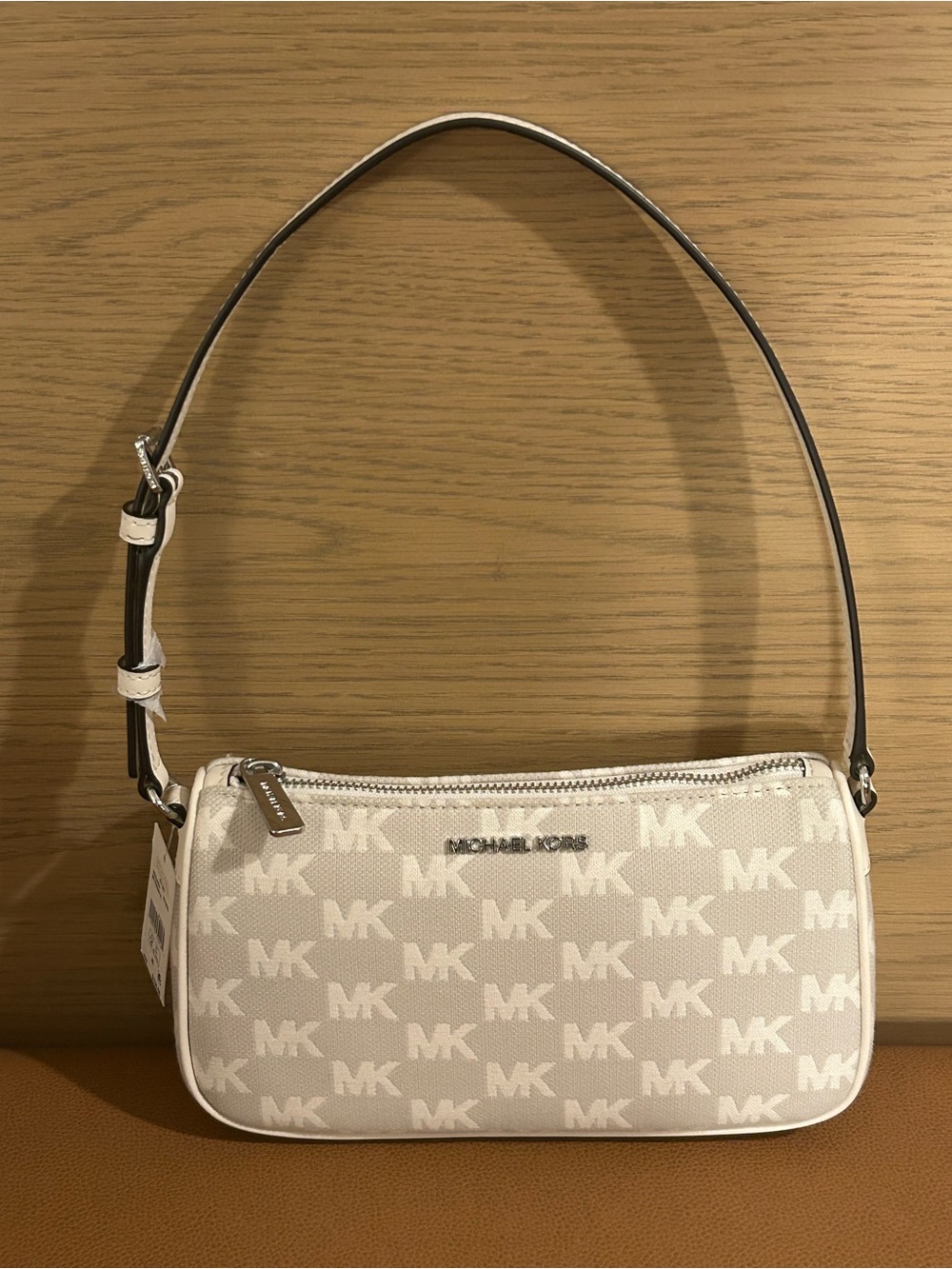 Michael Kors Cream MK Logo Shoulder Bag - Picture 13 of 14